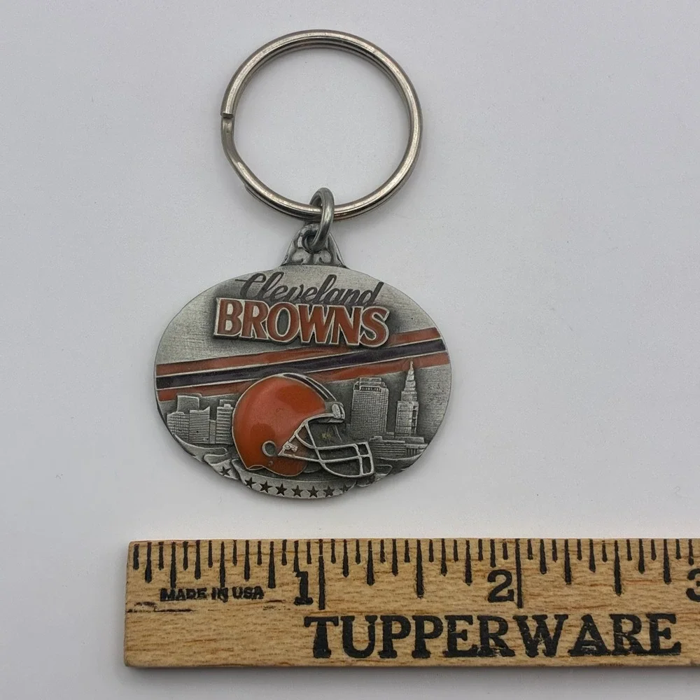 Vintage 1999 Cleveland Browns NFL Keychain Siskiyou Buckle Co Skyline SFK026
